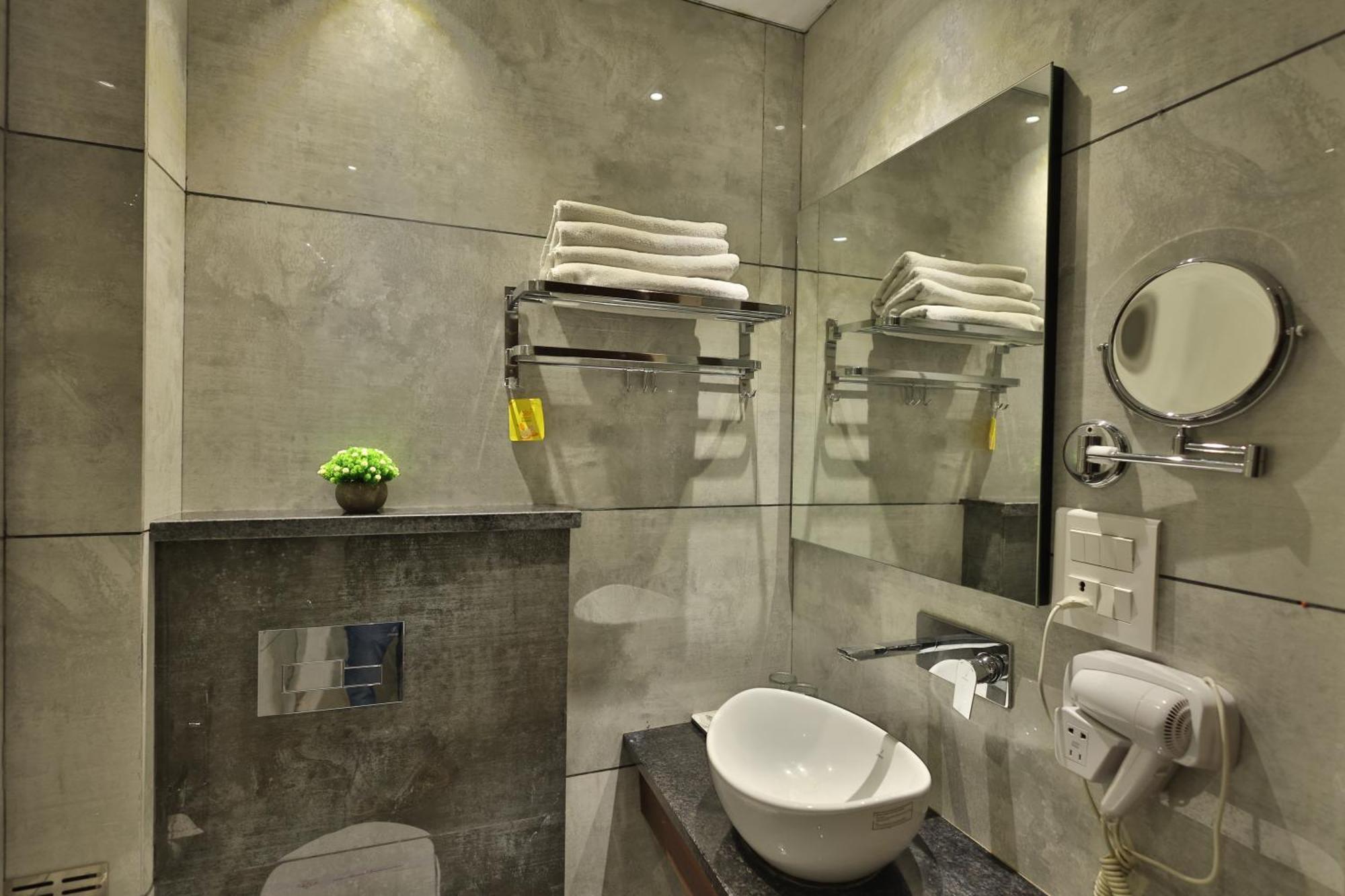 Hotel Ramaya Inn Raiwala 外观 照片